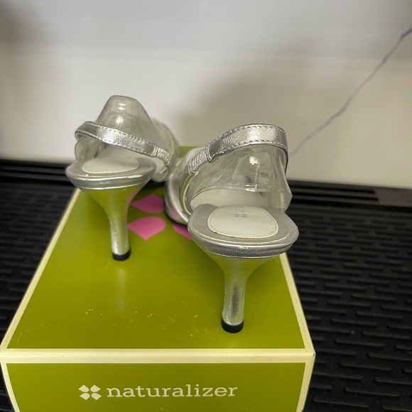 NATURALIZER Silver Metallic Comfort Summer Heels Sz 6.5 Dressy Kadie Prissy - Picture 12 of 14